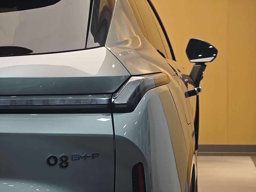 Lynk & Co 08 EM-P 2023 — фото 28