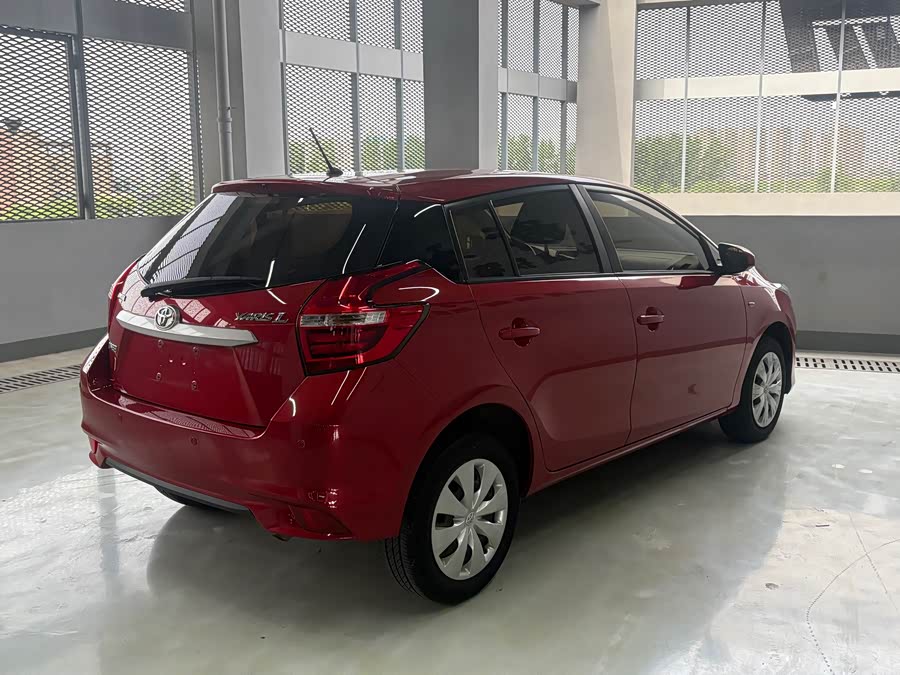 Toyota Yaris L 2016 — фото 12