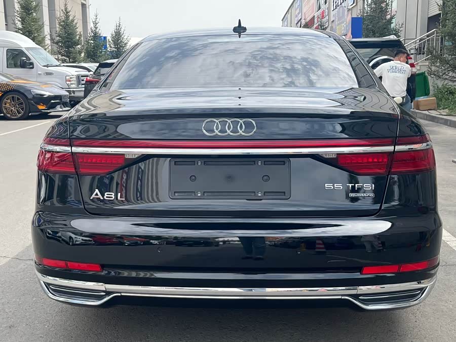 Audi A8 2018 — фото 8