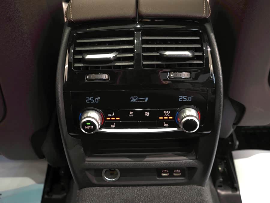 BMW 5 Series 2022 — фото 17