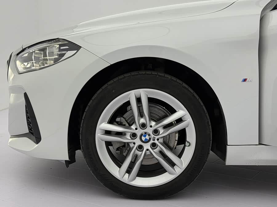 BMW 1 Series 2021 — фото 19