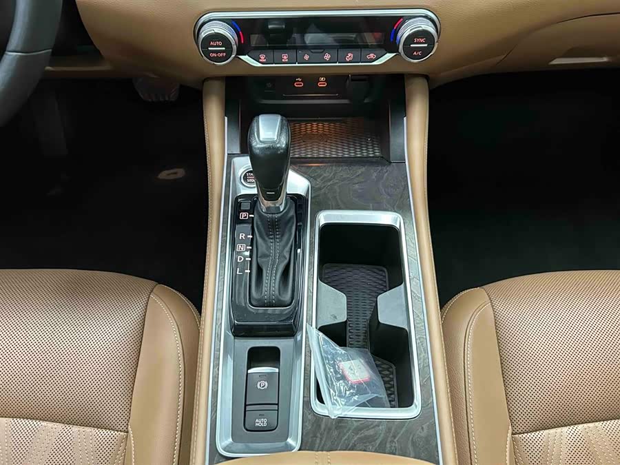 Nissan Teana 2022