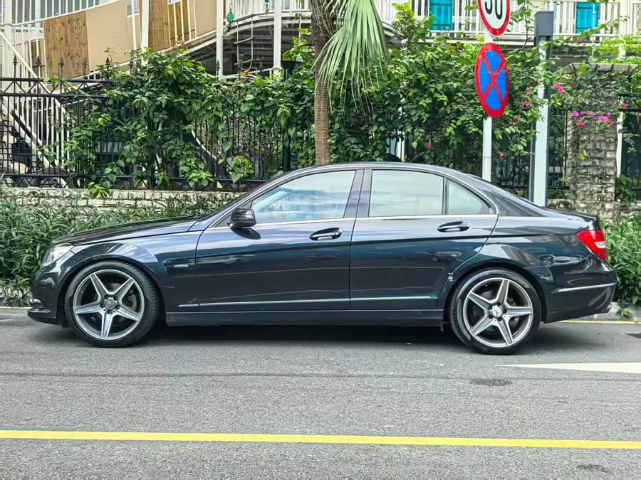 Mercedes-Benz C-Class 2011 — фото 17