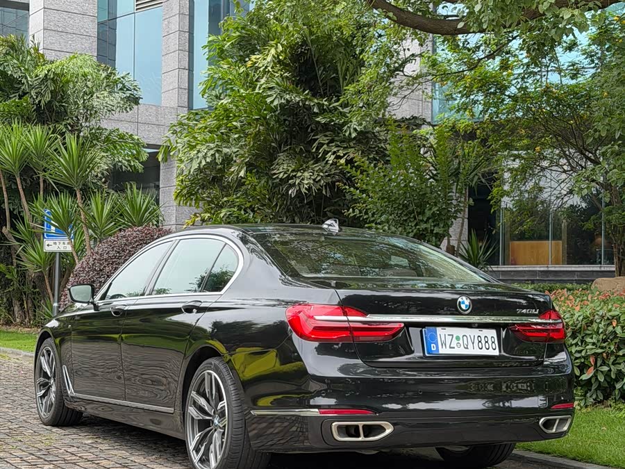 BMW 7 Series 2016 — фото 10