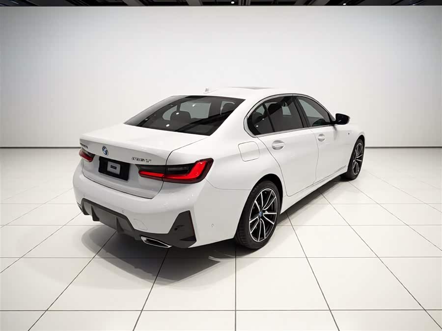 BMW 3 Series 2024