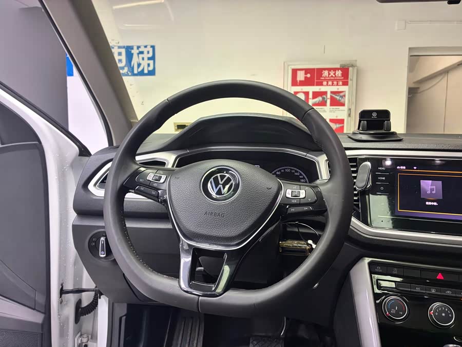 Volkswagen T-Roc 2021 — фото 11