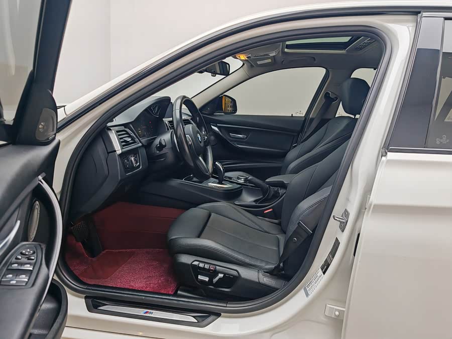 BMW 3 Series 2019 — фото 14