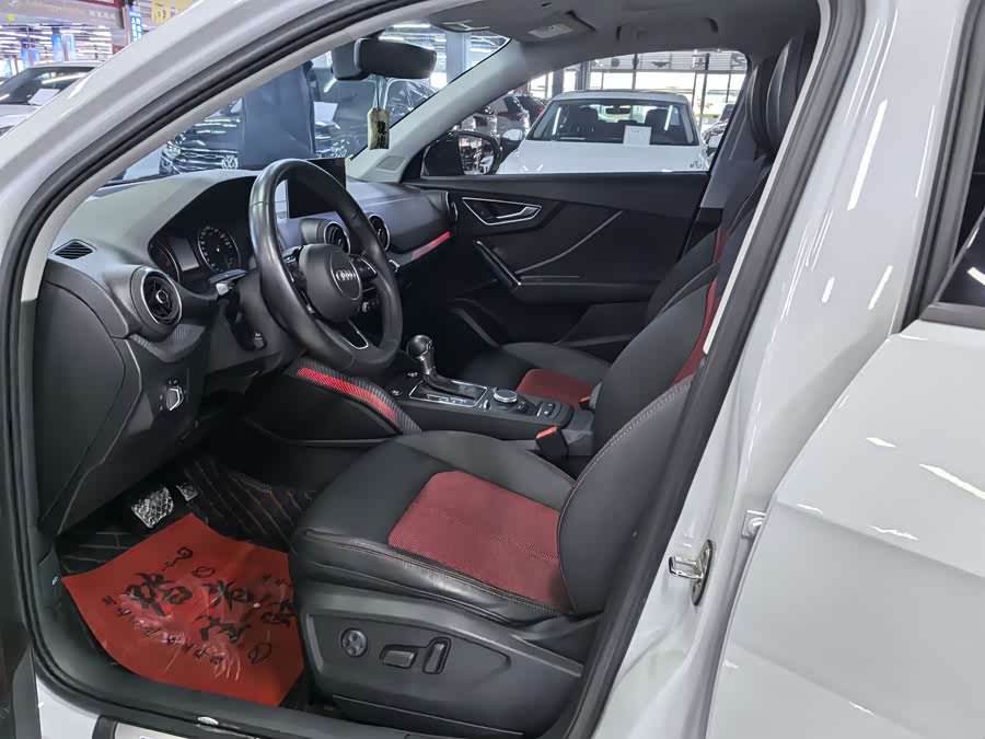 Audi Q2L 2020