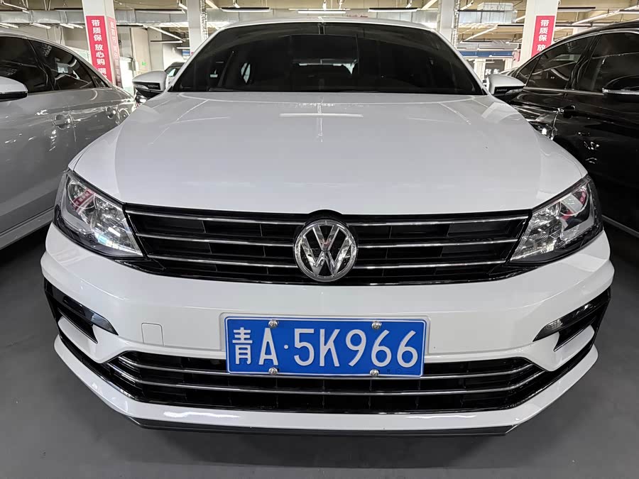 Volkswagen Sagitar 2018
