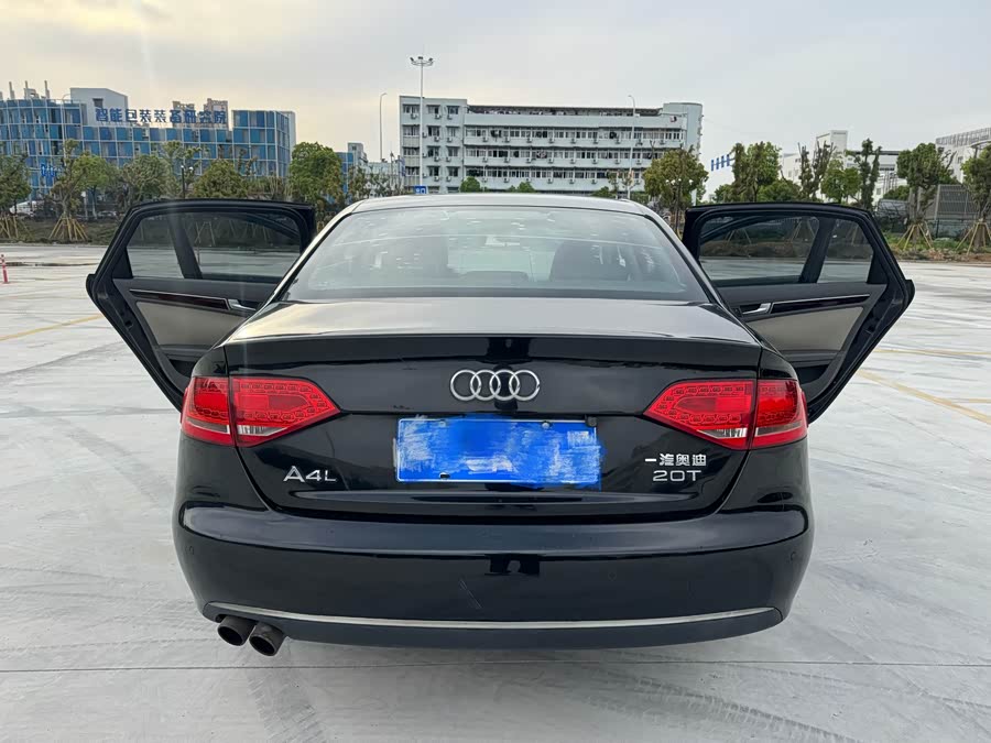 Audi A4L 2011