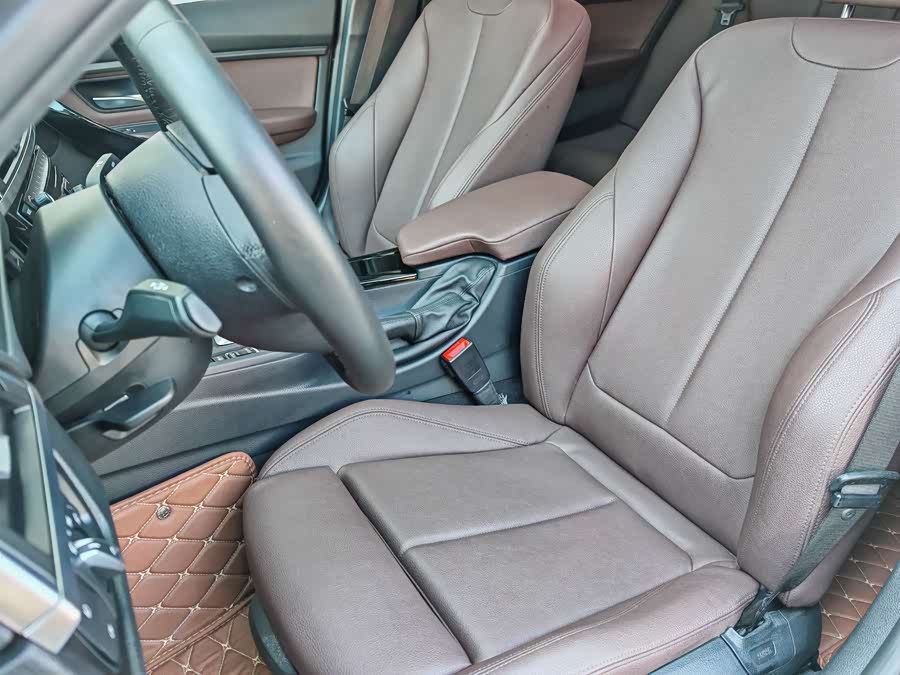 BMW 3 Series 2018 — фото 14