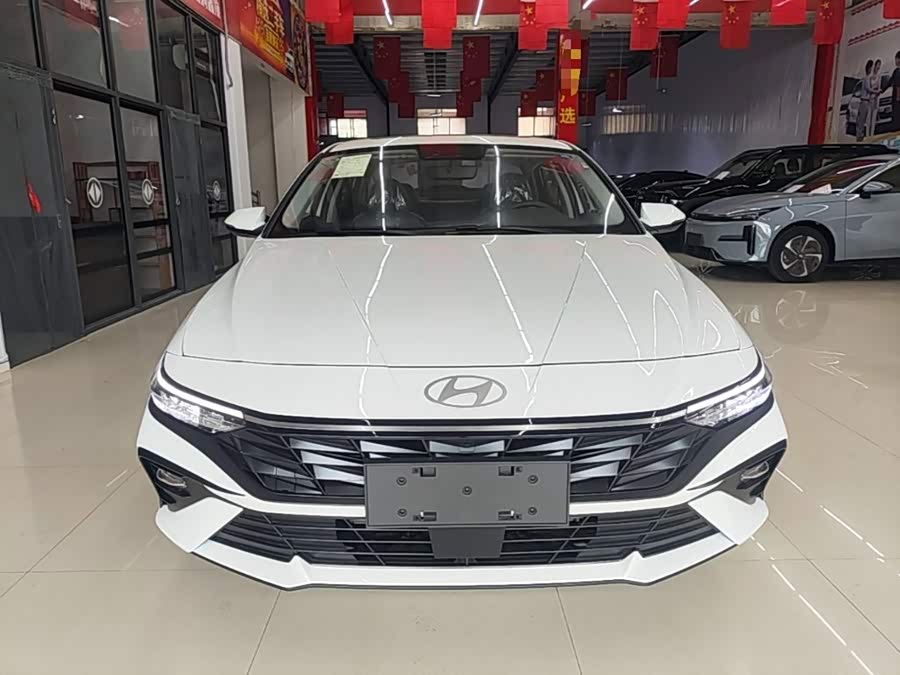 Hyundai Elantra 2023