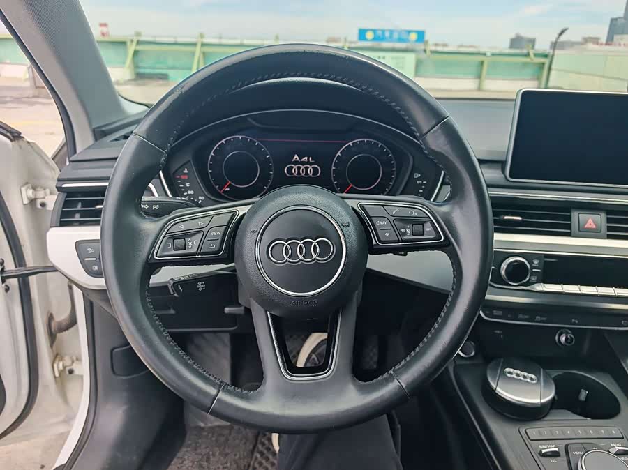 Audi A4L 2018 — фото 8