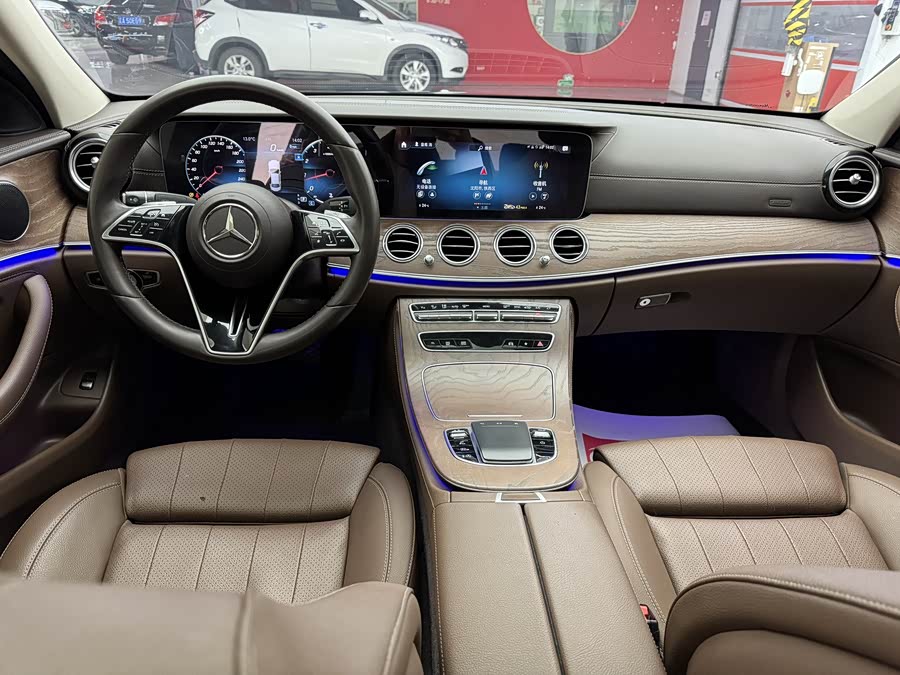 Mercedes-Benz E-Class 2022 — фото 9