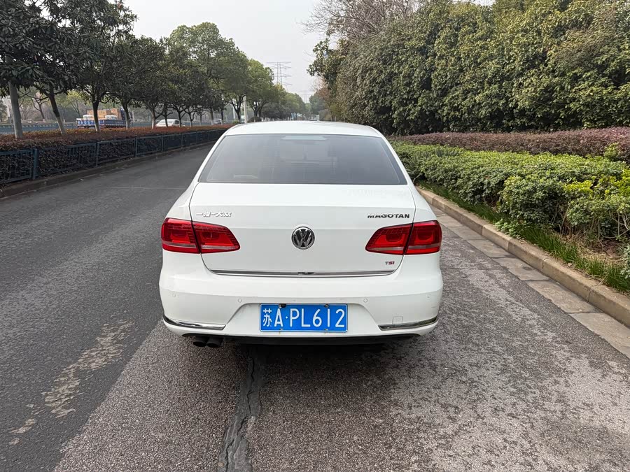 Volkswagen Magotan 2013
