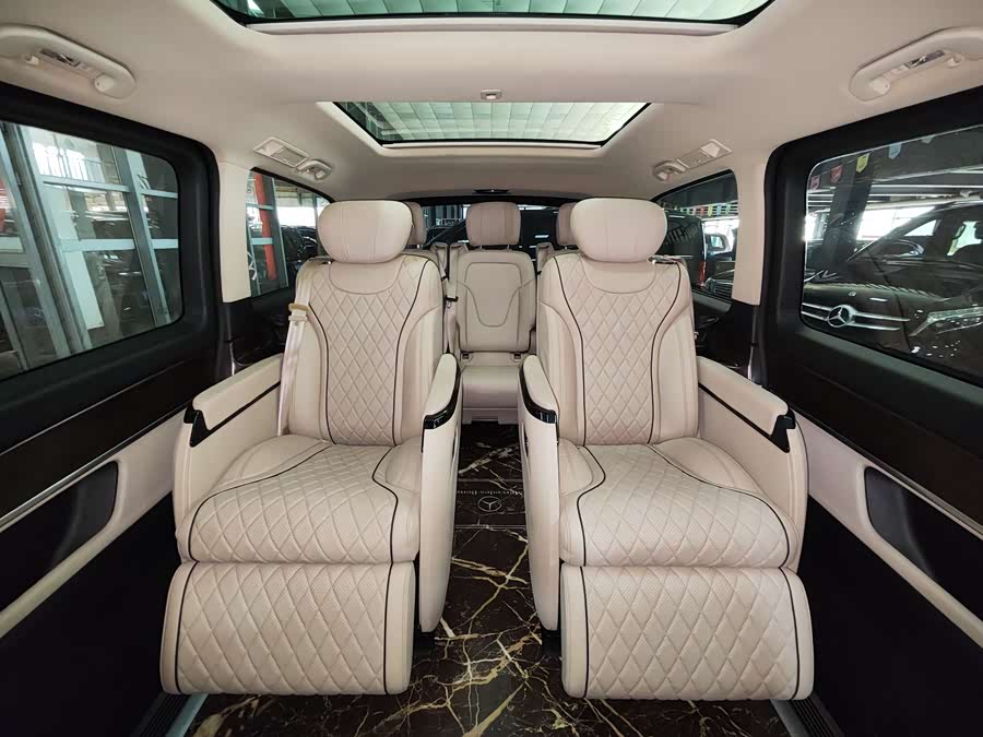 Mercedes-Benz V-Class 2022 — фото 13