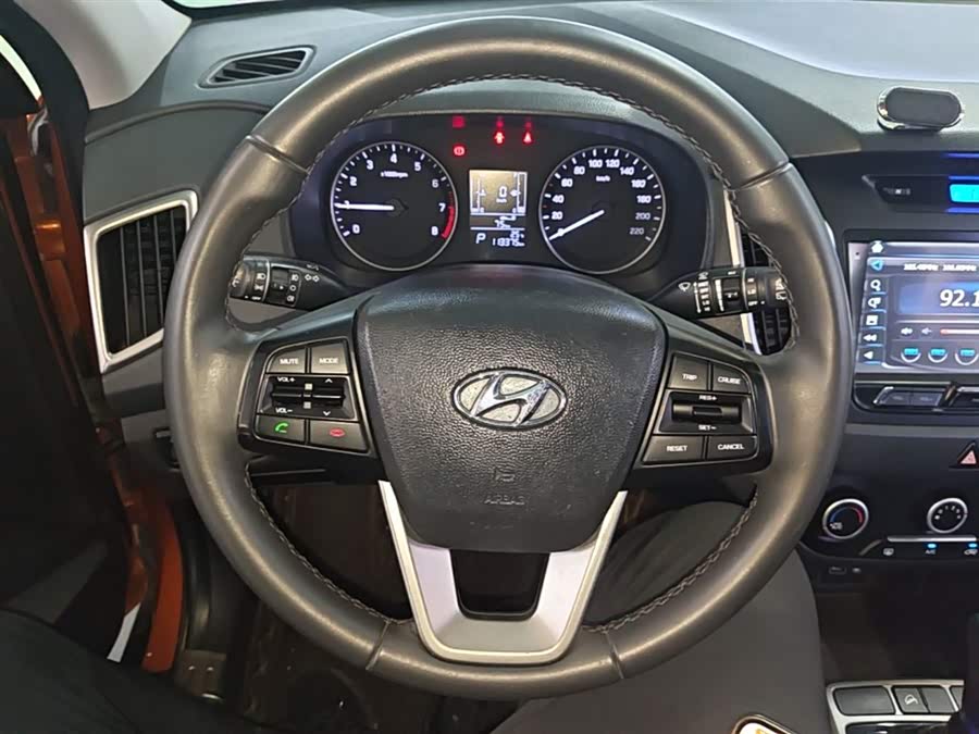 Hyundai ix25 2015 — фото 11