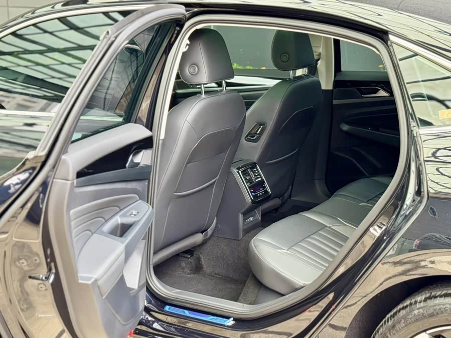 Volkswagen Passat 2023