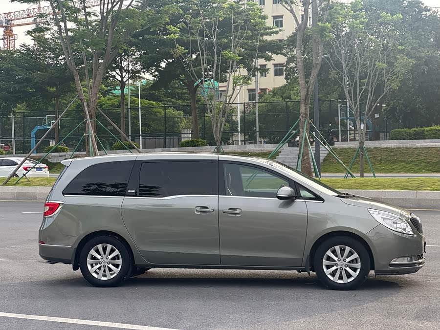 Buick GL8 2013
