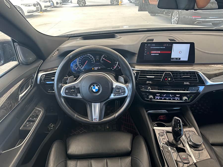 BMW 6 Series GT 2018 — фото 23