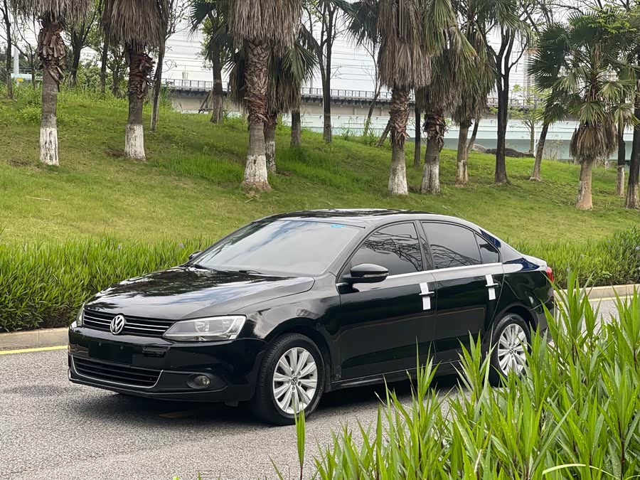 Volkswagen Sagitar 2014