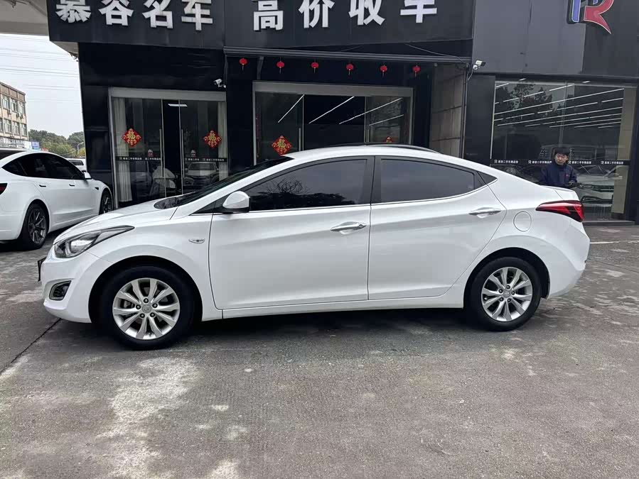 Hyundai Elantra 2016