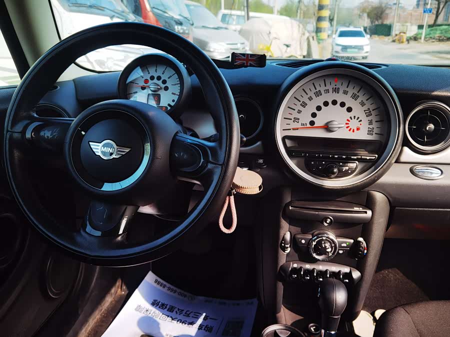 MINI Clubman 2011