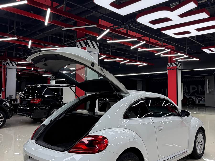 Volkswagen Beetle 2015 — фото 11