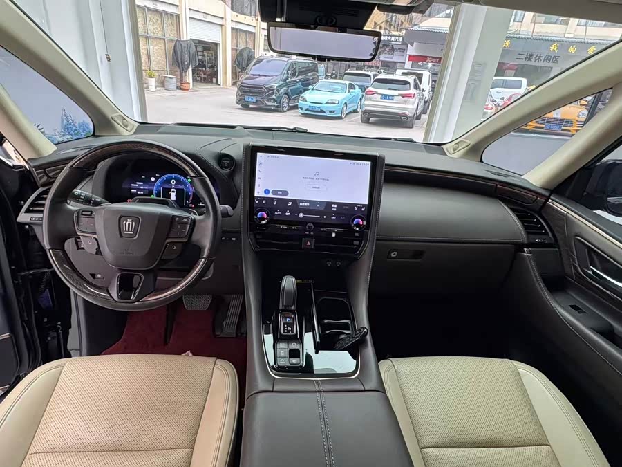 Toyota Vellfire 2024