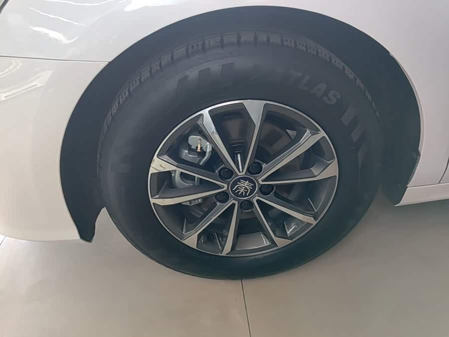 BYD Qin PLUS 2023 — фото 23