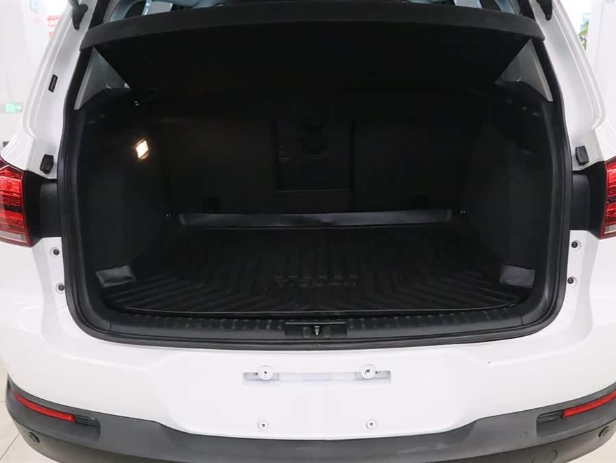Volkswagen Tiguan 2016 — фото 18