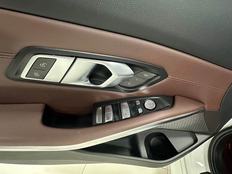 BMW 3 Series 2023 — фото 15