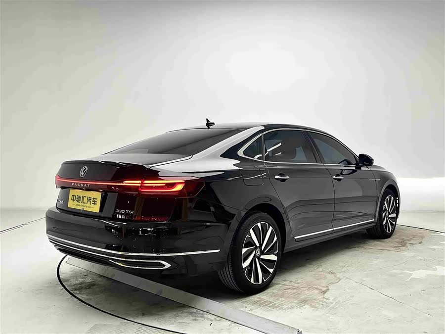 Volkswagen Passat 2023 — фото 18