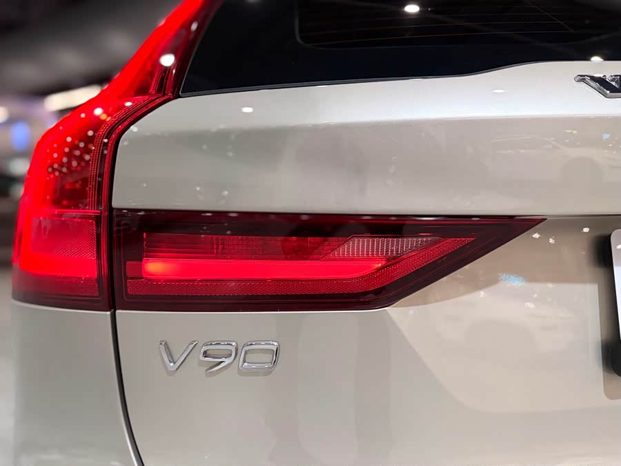 Volvo V90 2019 — фото 12
