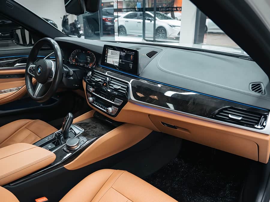 BMW 5 Series 2020 — фото 18