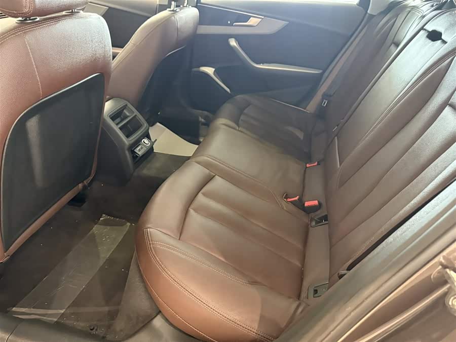 Audi A4L 2018
