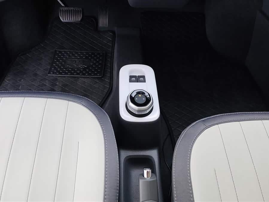 Geely Galaxy Panda 2025 — фото 16