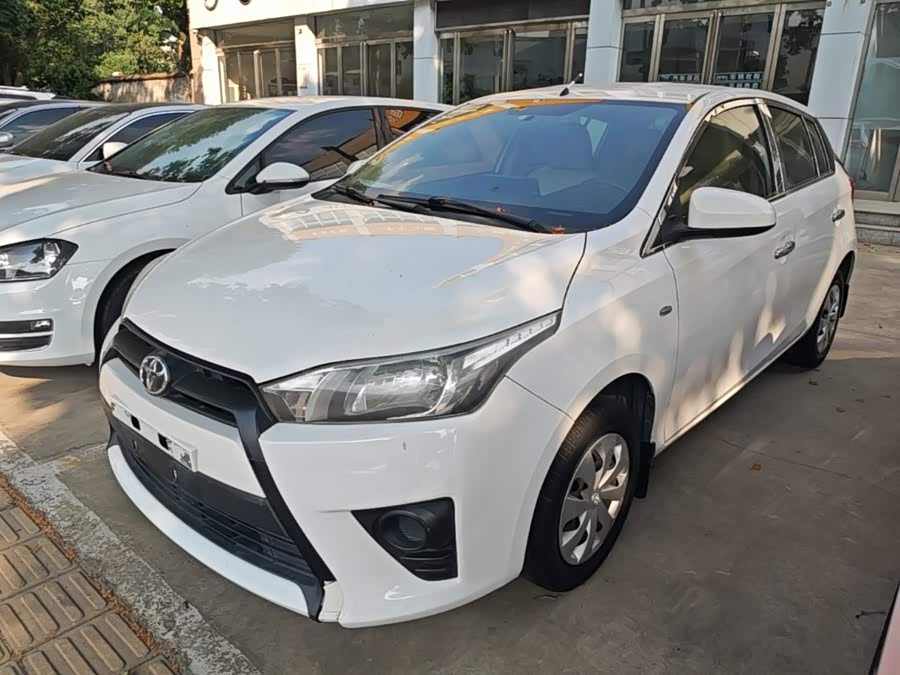 Toyota Yaris L 2014