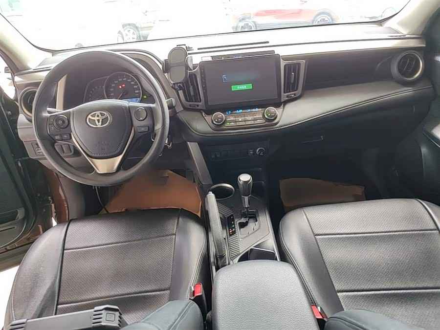 Toyota RAV4 2015 — фото 10
