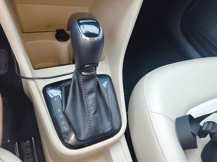 Skoda Rapid 2016 — фото 14