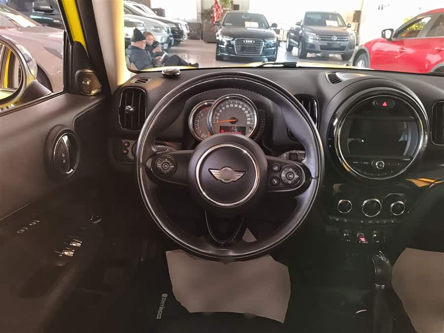 MINI Countryman 2017 — фото 10