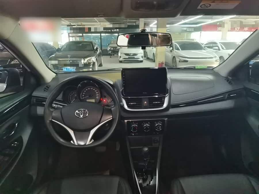Toyota Yaris L 2020 — фото 10