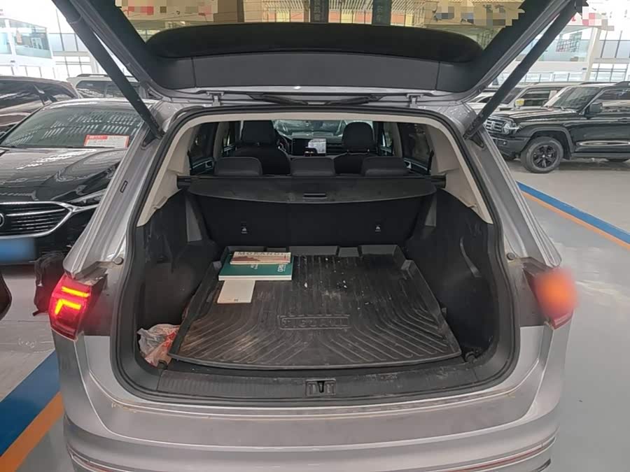 Volkswagen Tiguan L 2022 — фото 19