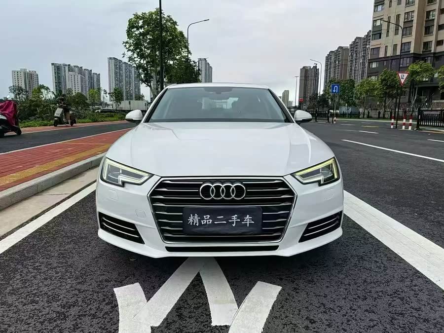 Audi A4L 2018