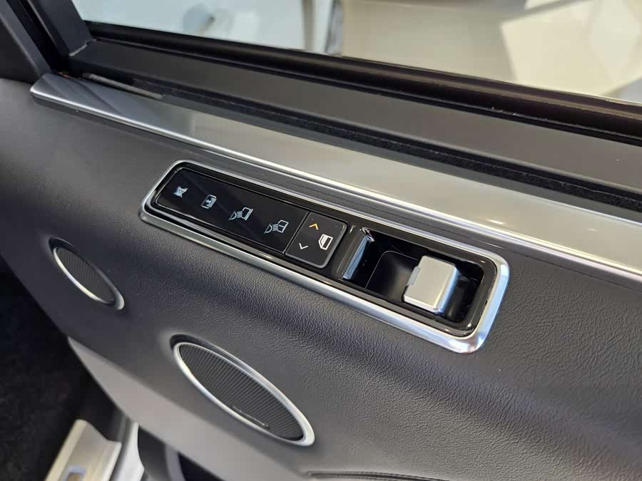 Land Rover Range Rover 2018 — фото 27