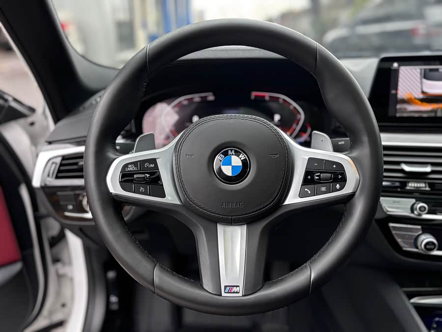 BMW 5 Series 2020 — фото 17