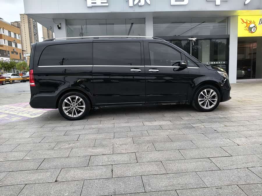 Mercedes-Benz V-Class 2022