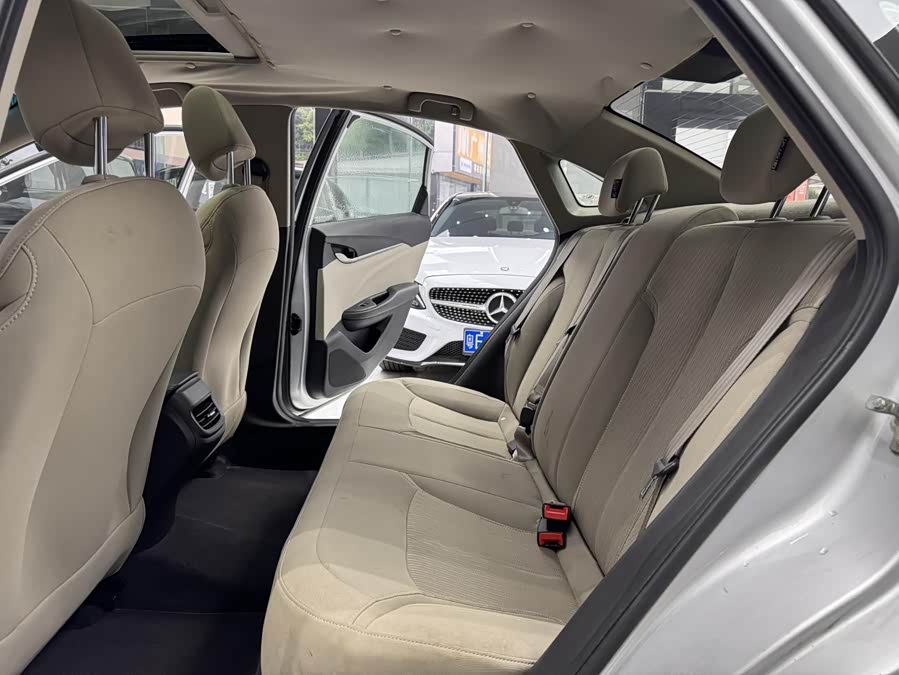 Buick Excelle 2015 — фото 8