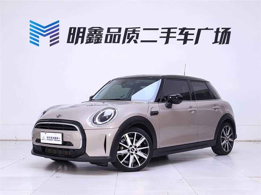 MINI MINI 2023