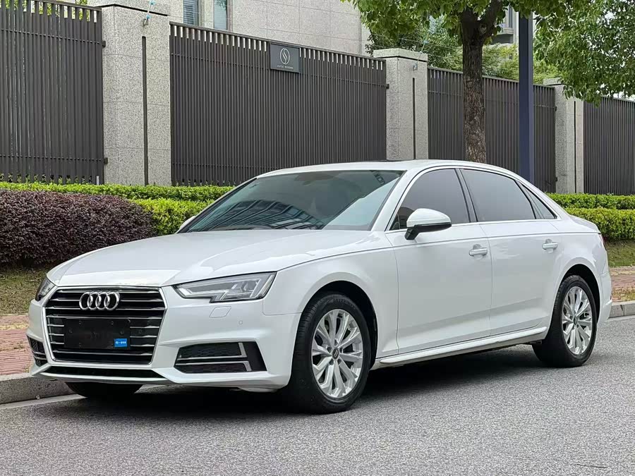 Audi A4L 2019